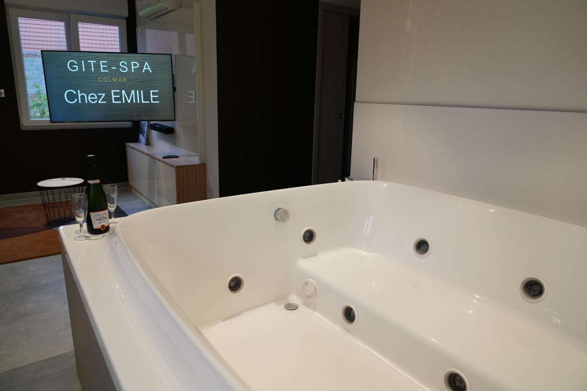 Gite Spa L'Atelier Emile - Spa Privatif - 5 Min Colmar Sainte-Croix-en-Plaine エクステリア 写真