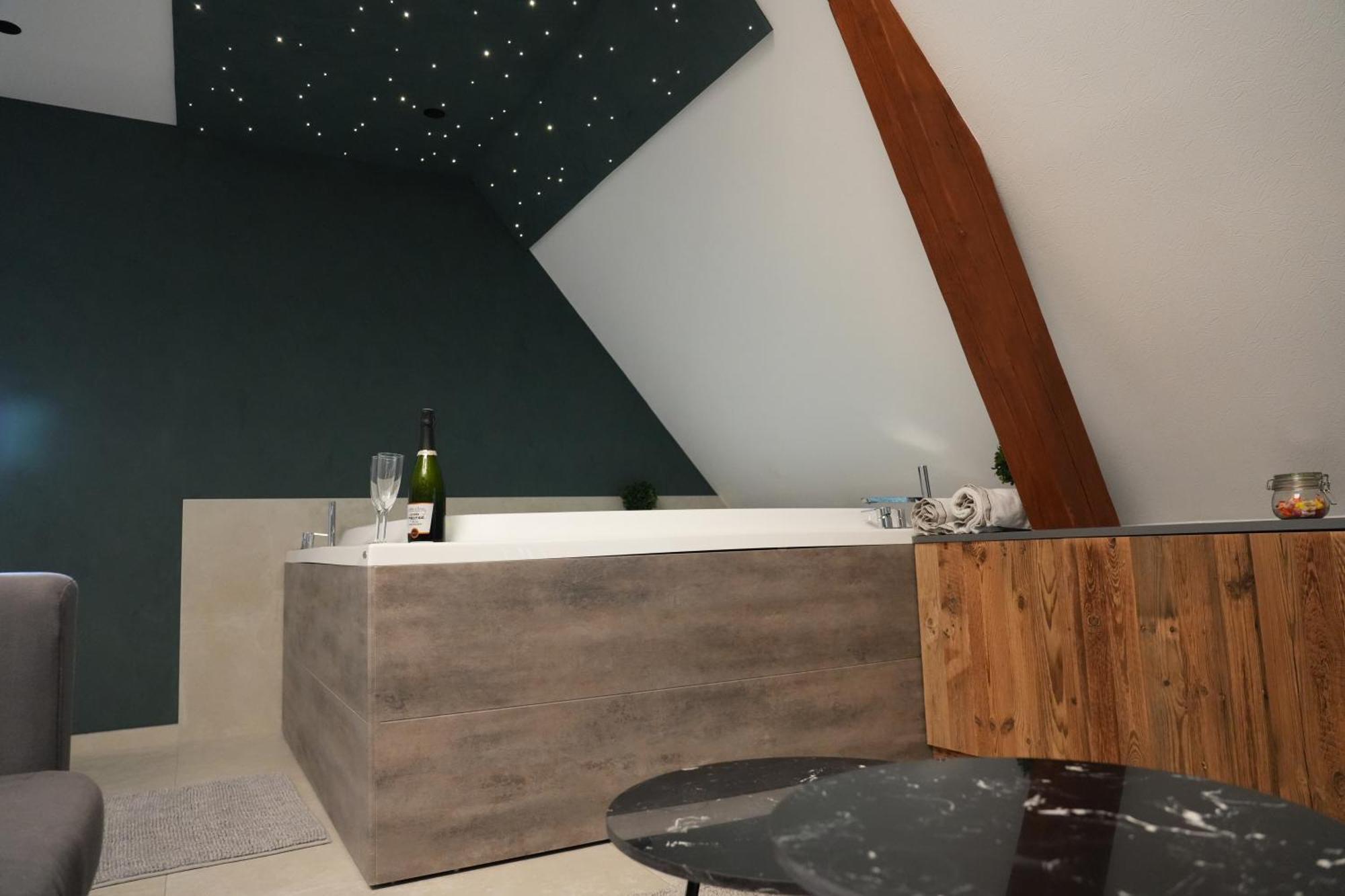 Gite Spa L'Atelier Emile - Spa Privatif - 5 Min Colmar Sainte-Croix-en-Plaine エクステリア 写真